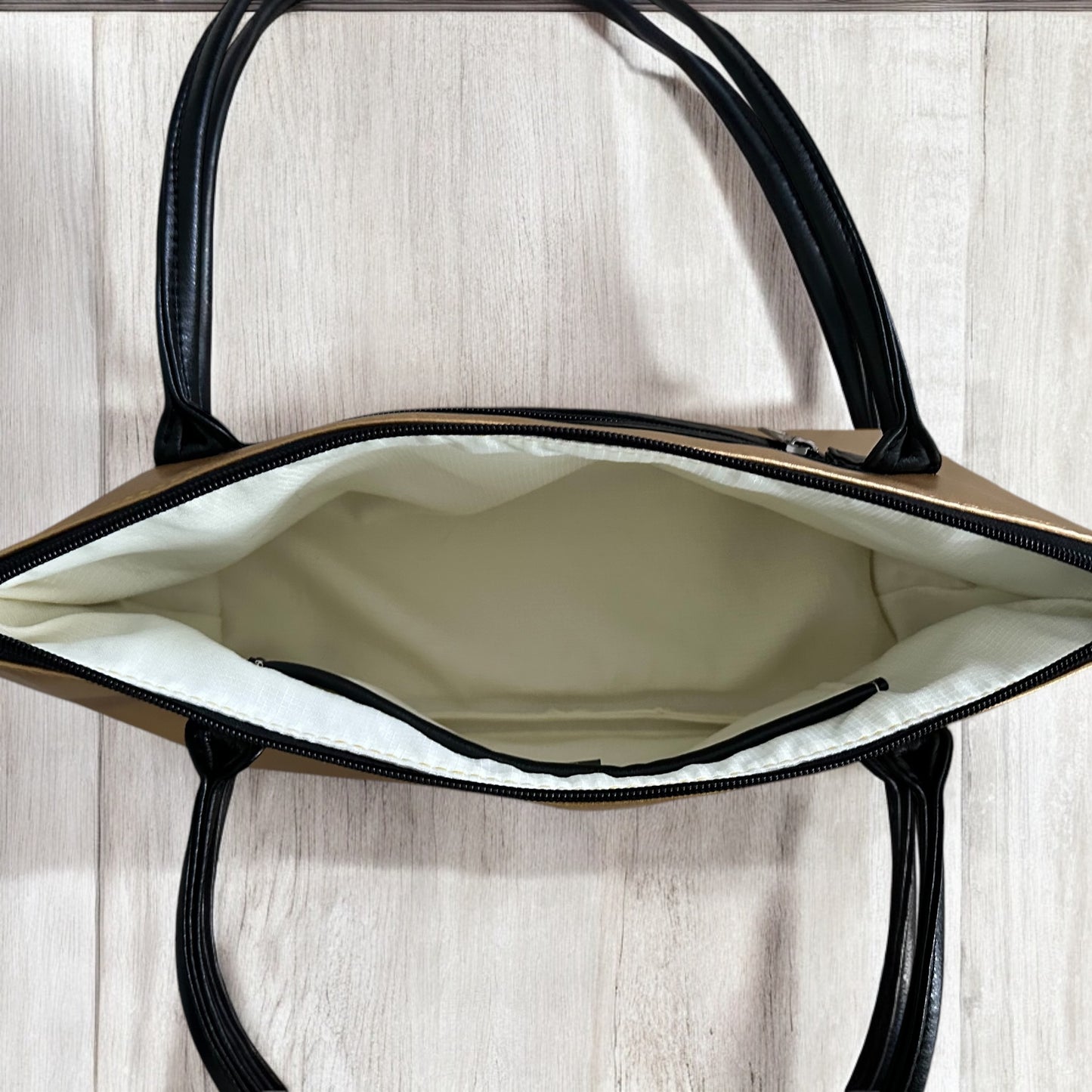 East West Shoulder bag