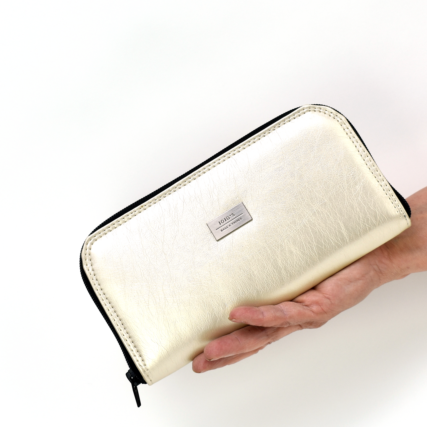 Women's zippered wallet