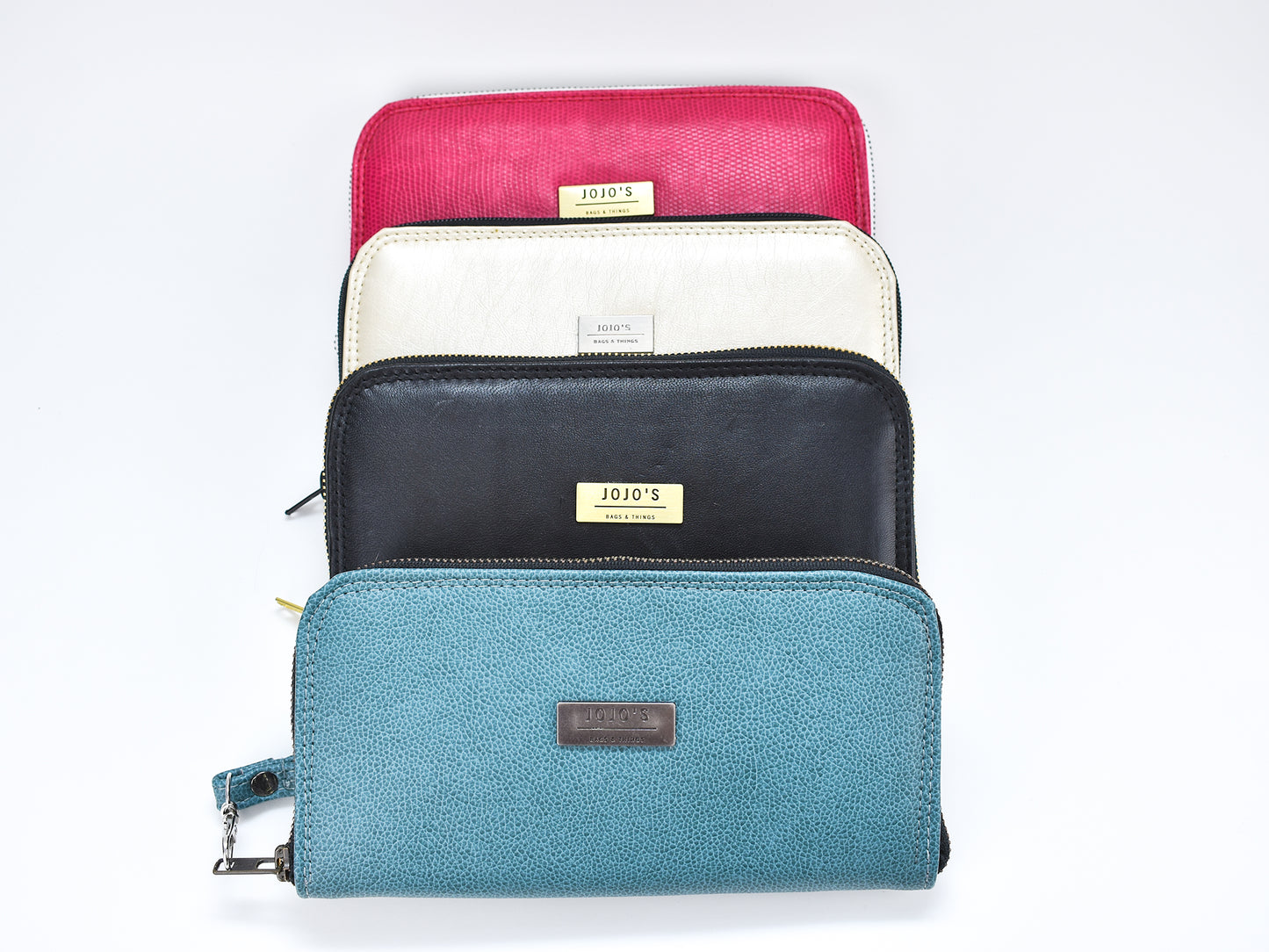 Women's zippered wallet