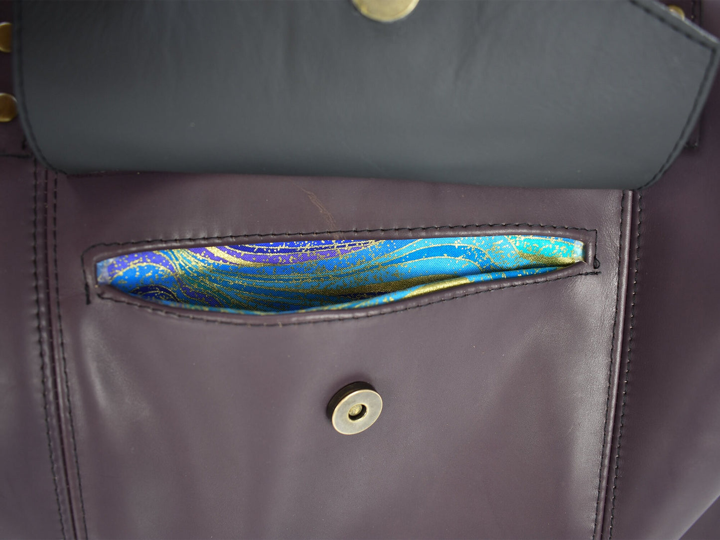 Ladies Leather Purse - Women's Laptop Bag - Sophisticated Style Shoulder Tote -Executive - Trendy Fashion Statement - Sophisticated Tote Bag