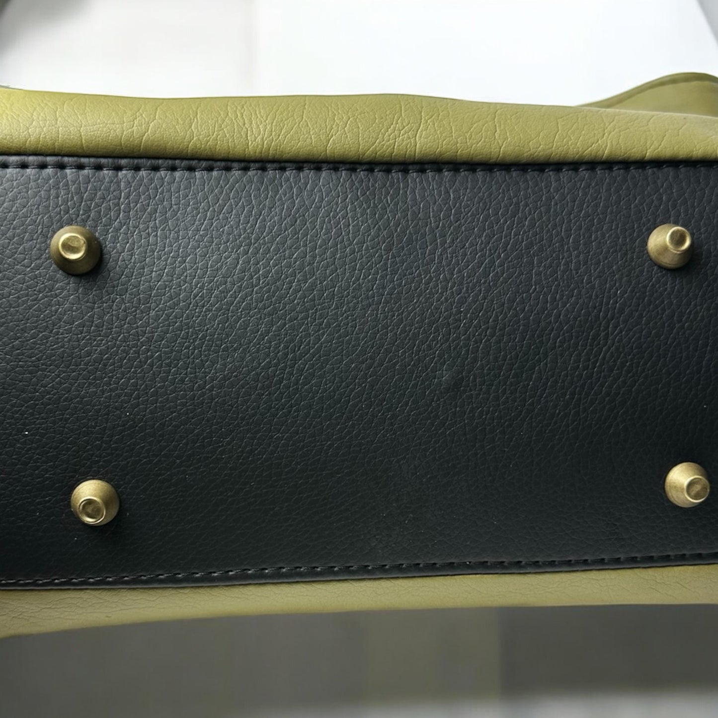 Luxurious Green/Black Purse