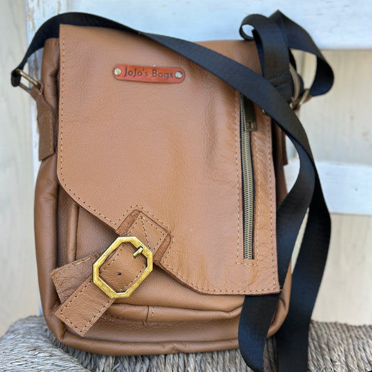 Men’s Medium Sized Messenger Bag