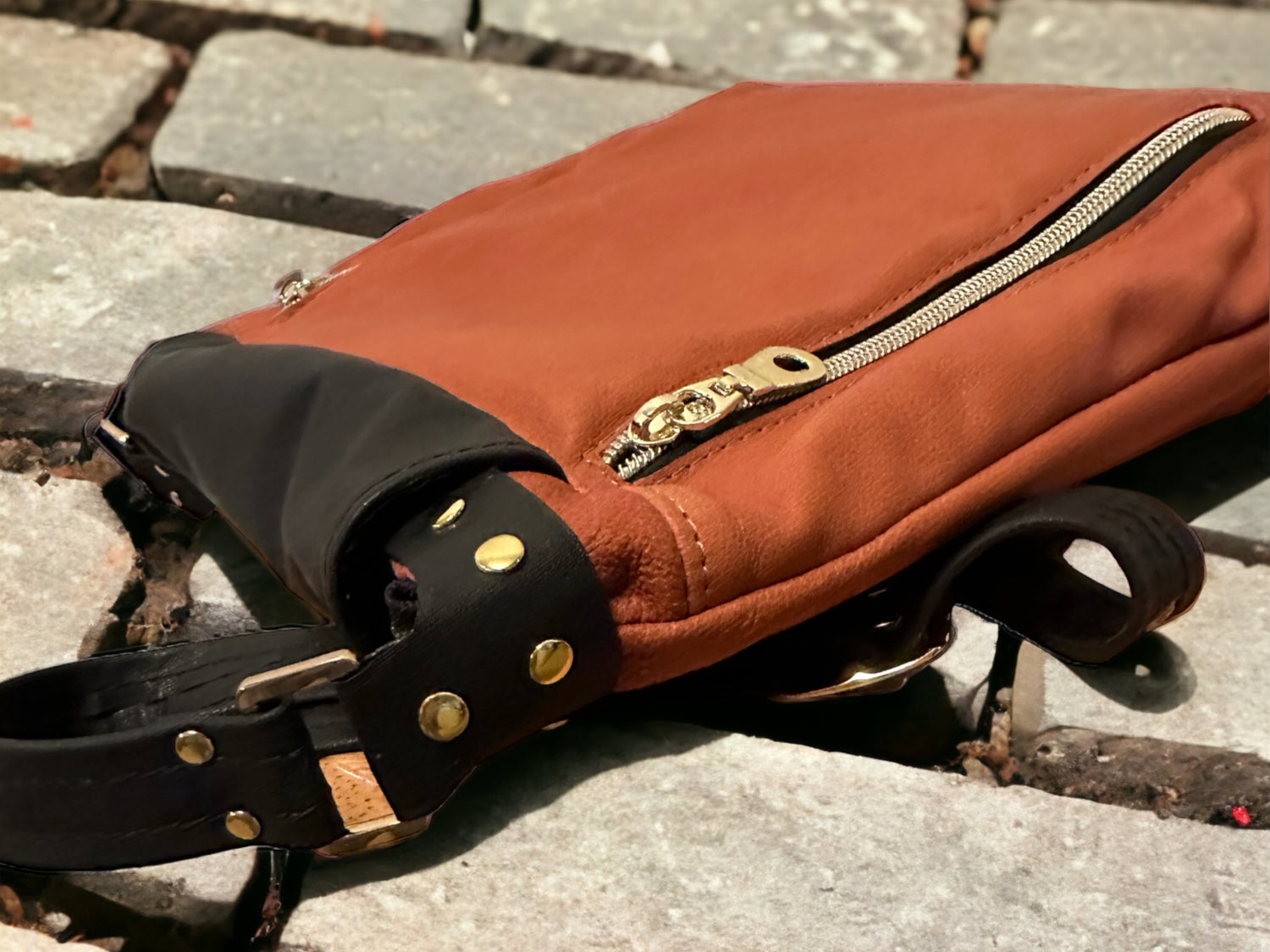 Faith Leather Lockable Concealed Carry Crossbody Purse – Hiding Hilda, LLC